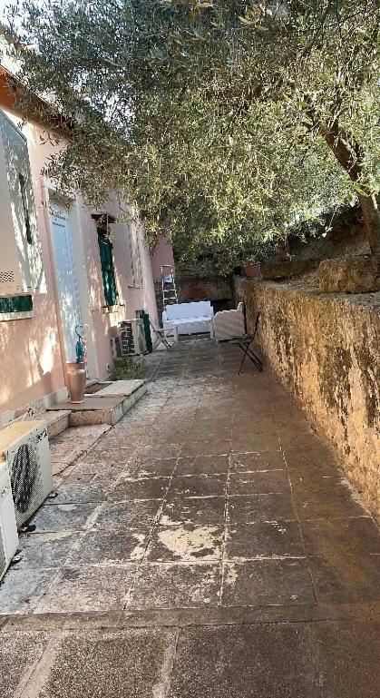 Green Leaves Verona Bagian luar foto